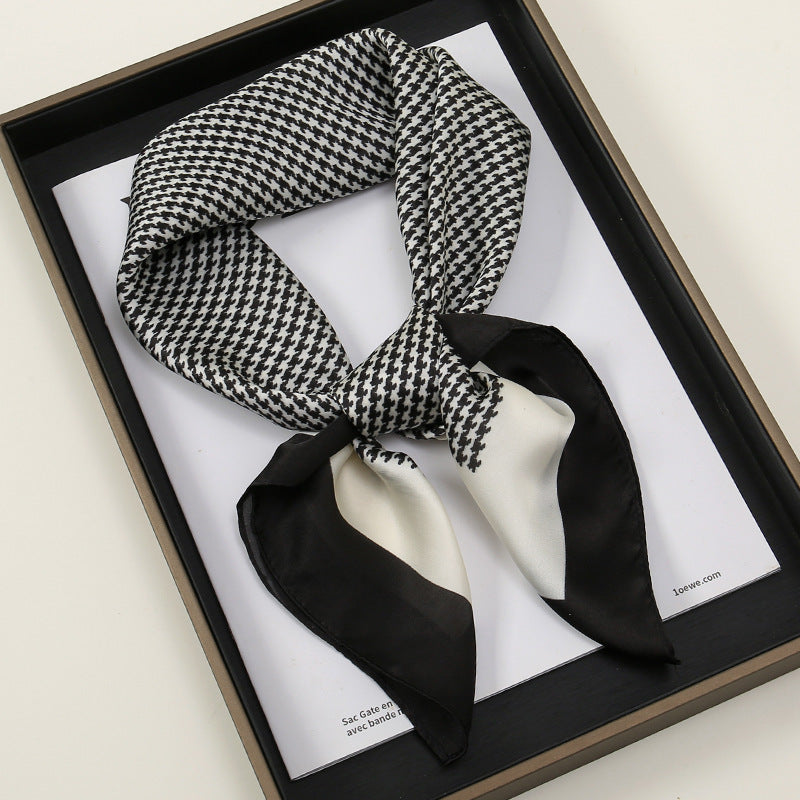 Soie Envolée – Silk Scarf (70 × 70 cm)
