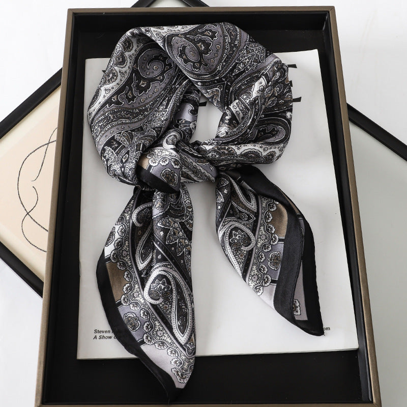 Soie Envolée – Silk Scarf (70 × 70 cm)