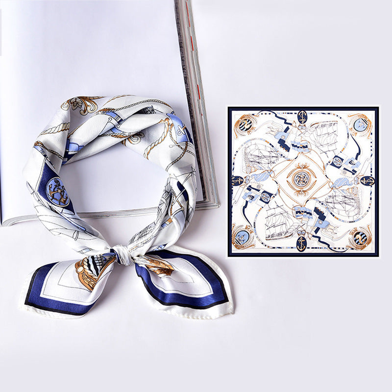 Petite Carré – Small Square Scarf (53 × 53 cm)