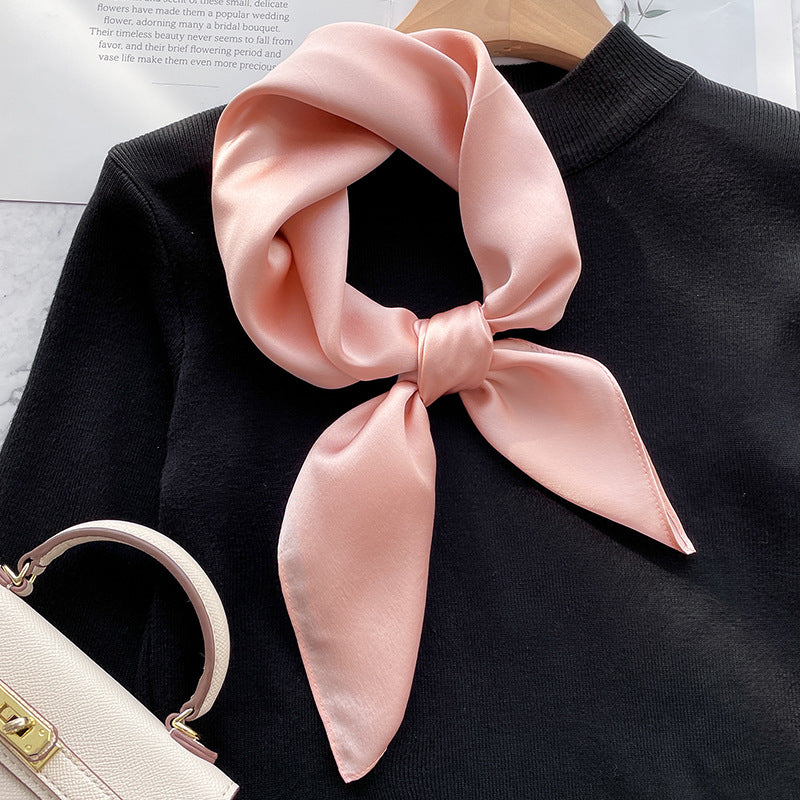 Le Carré Élégant – Silk Scarf (70 × 70 cm)