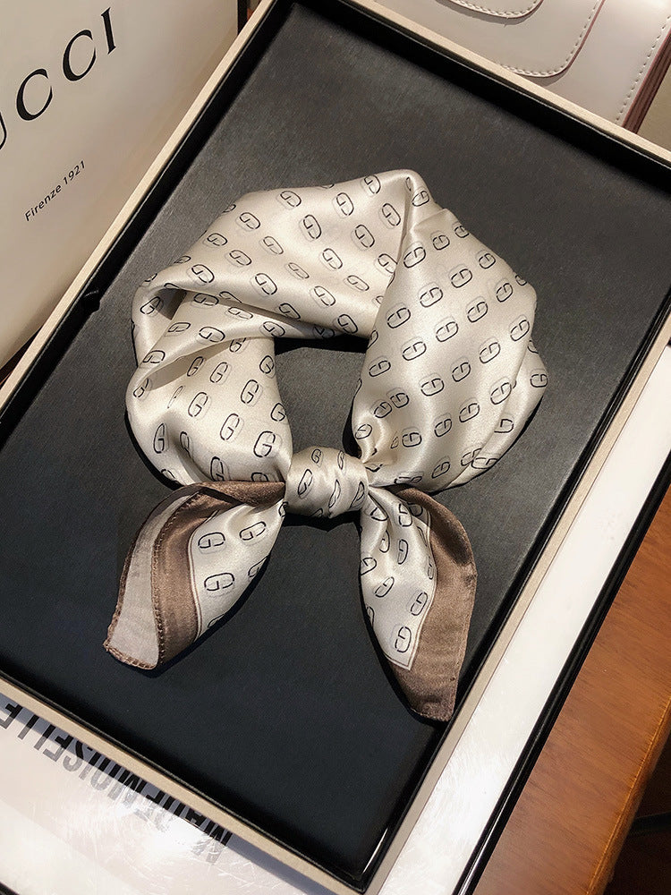 Petite Carré – Small Square Scarf (53 × 53 cm)