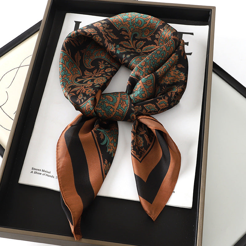 Soie Envolée – Silk Scarf (70 × 70 cm)