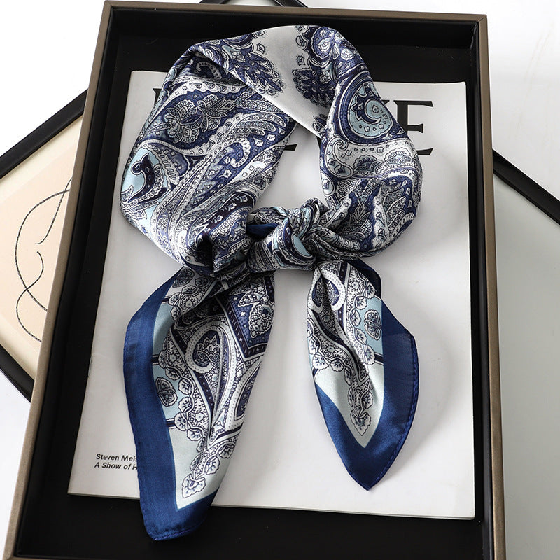 Soie Envolée – Silk Scarf (70 × 70 cm)