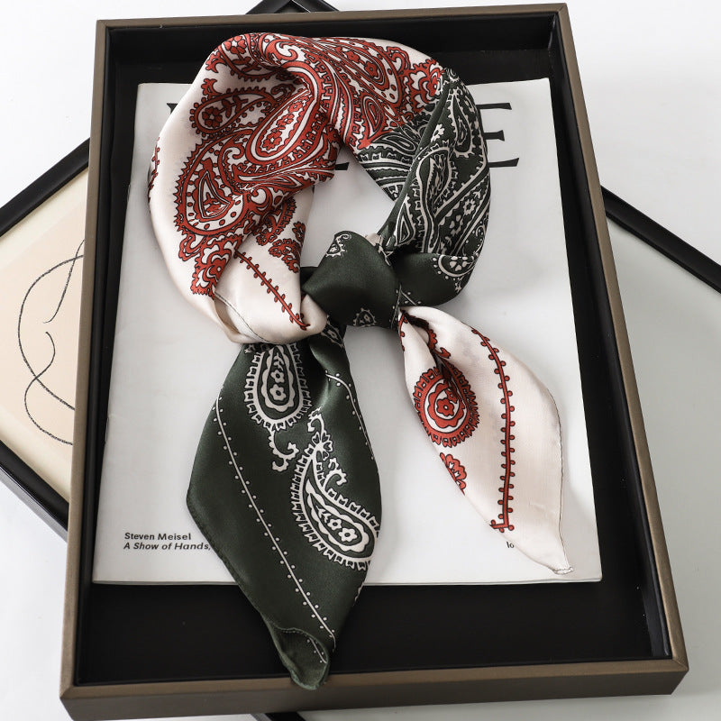 Soie Envolée – Silk Scarf (70 × 70 cm)