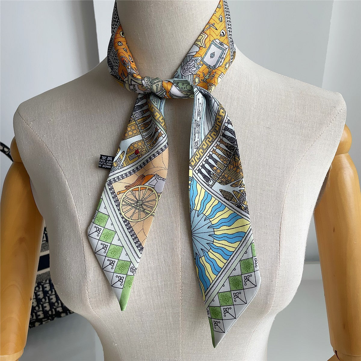 Voile de Lune – Ribbon Scarf (5 × 90 cm)