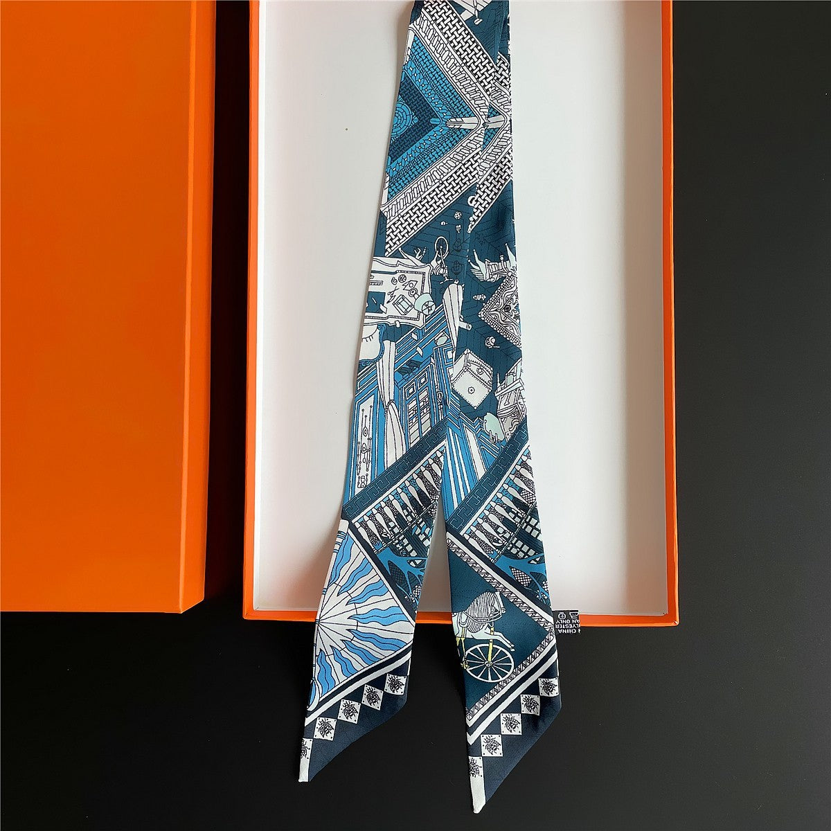 Voile de Lune – Ribbon Scarf (5 × 90 cm)