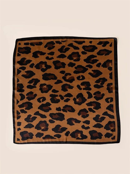 Soie Envolée – Silk Scarf (70 × 70 cm)