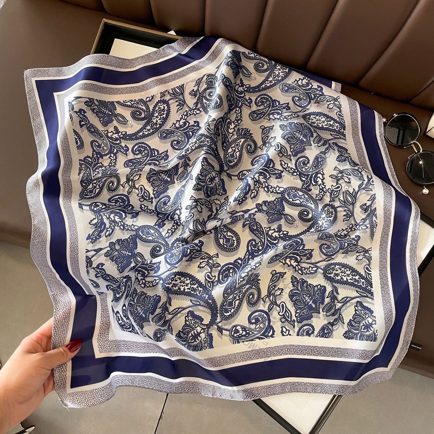 Tuilerie Touch – Silk Scarf (70 × 70 cm)
