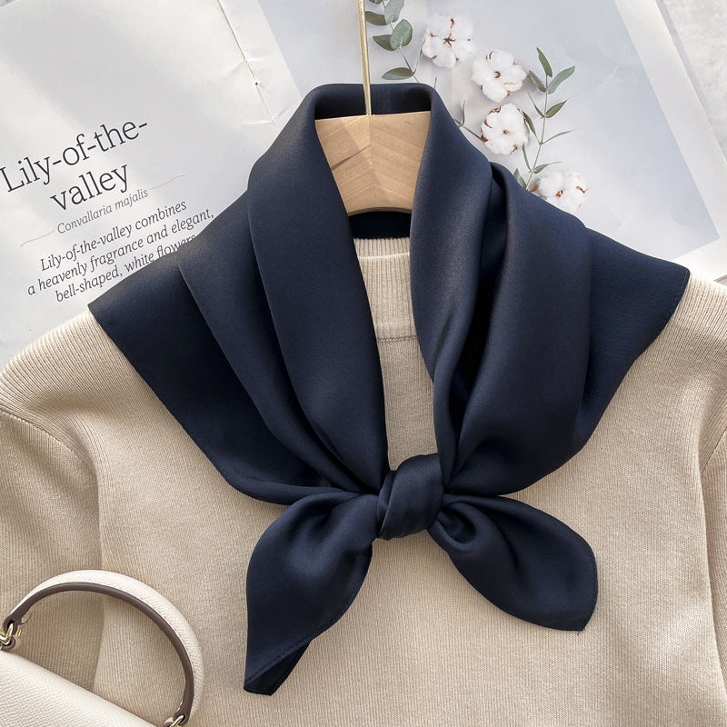 Le Carré Élégant – Silk Scarf (70 × 70 cm)