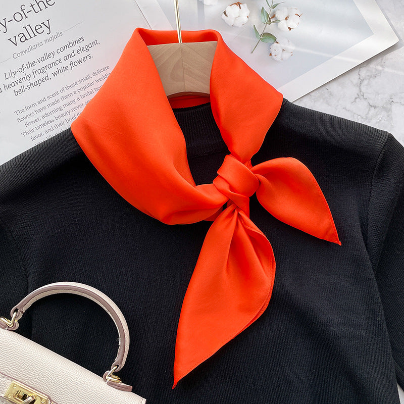 Le Carré Élégant – Silk Scarf (70 × 70 cm)