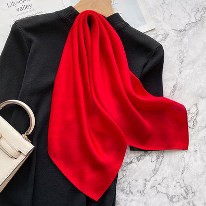 Le Carré Élégant – Silk Scarf (70 × 70 cm)