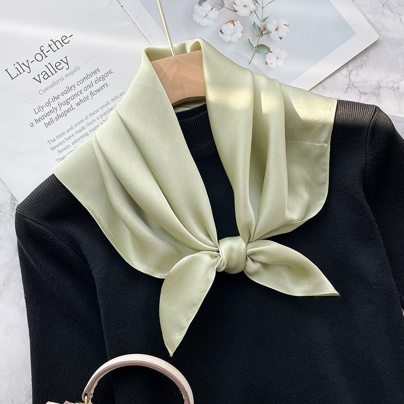 Le Carré Élégant – Silk Scarf (70 × 70 cm)