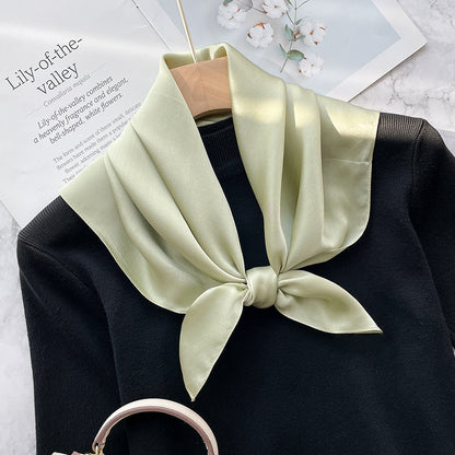 Le Carré Élégant – Silk Scarf (70 × 70 cm)