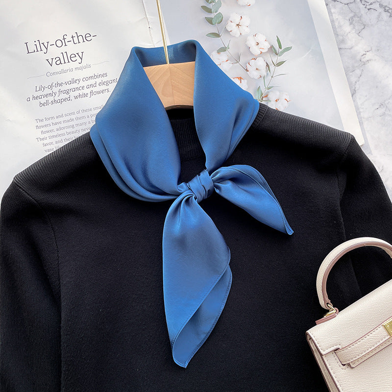 Le Carré Élégant – Silk Scarf (70 × 70 cm)