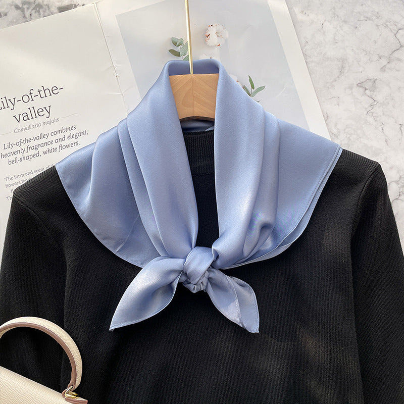 Le Carré Élégant – Silk Scarf (70 × 70 cm)