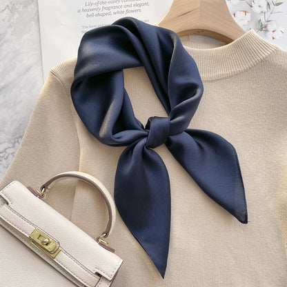 Le Carré Élégant – Silk Scarf (70 × 70 cm)