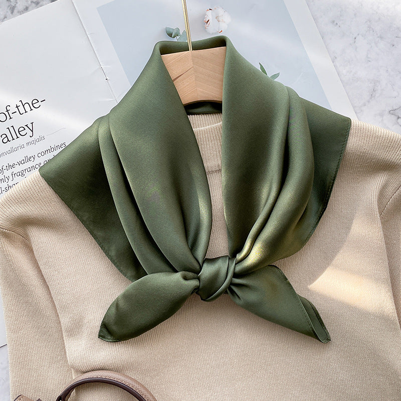 Le Carré Élégant – Silk Scarf (70 × 70 cm)