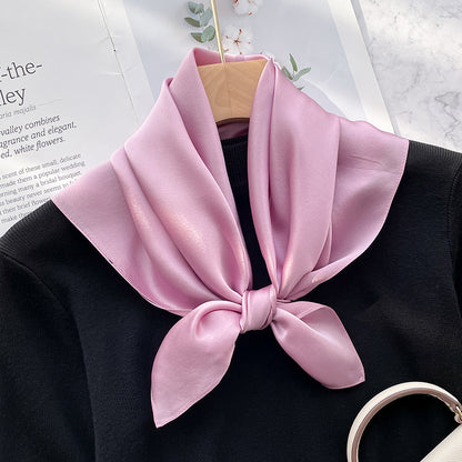 Le Carré Élégant – Silk Scarf (70 × 70 cm)