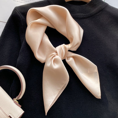 Le Carré Élégant – Silk Scarf (70 × 70 cm)