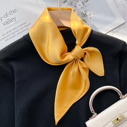Le Carré Élégant – Silk Scarf (70 × 70 cm)