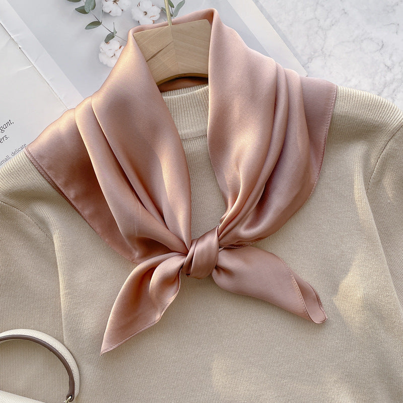 Le Carré Élégant – Silk Scarf (70 × 70 cm)