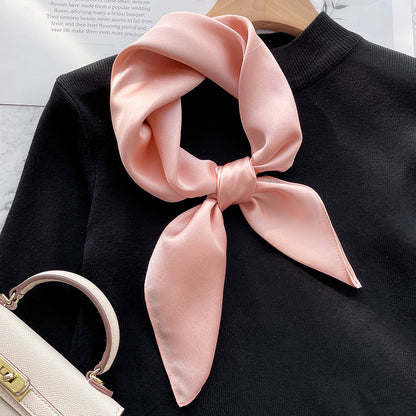 Le Carré Élégant – Silk Scarf (70 × 70 cm)