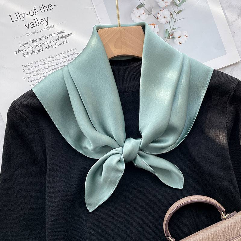 Le Carré Élégant – Silk Scarf (70 × 70 cm)