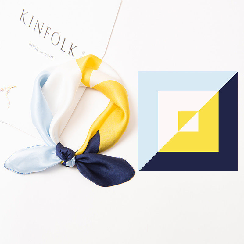 Petite Carré – Small Square Scarf (53 × 53 cm)